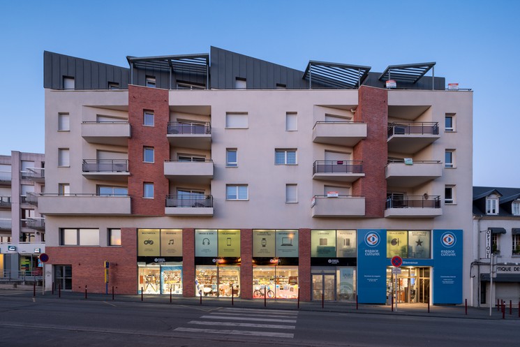 Logements et commerces Espace culturel